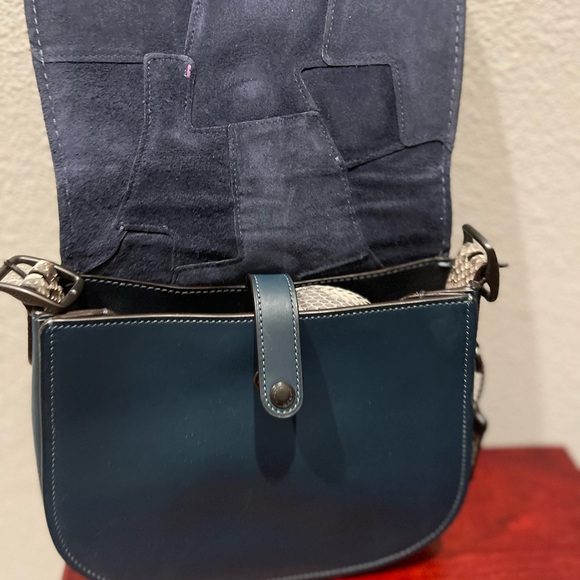 SOLD…….Coach Saddle bag - Picture 3 of 4